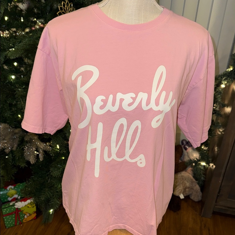 🍒BOGO50%🍒🆕🩷Q2: Baby Pink Beverly Hills Short Sleeve Tee SMALL
